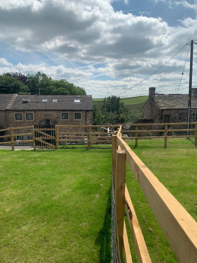 Unique Barn Conversion In Saddleworth Oldham Kültér fotó